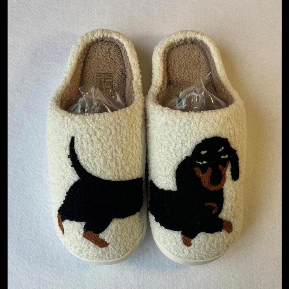 NEW Cozy Dachshund Slippers - Plush Indoor Slippers Women’s Size 8.5-9